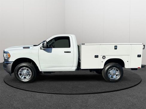 New 2024 RAM 2500 Tradesman w/ Chrome Appearance Group image 3