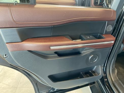 Certified 2022 Ford Expedition Limited image 26