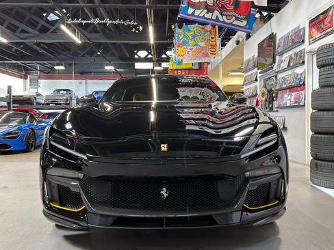 Used 2024 Ferrari Purosangue image 2