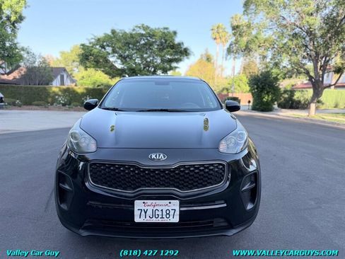 Used 2017 Kia Sportage LX image 2