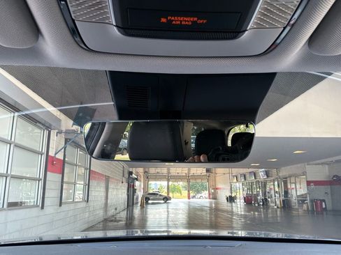 Used 2025 Hyundai Palisade SEL FWD image 19
