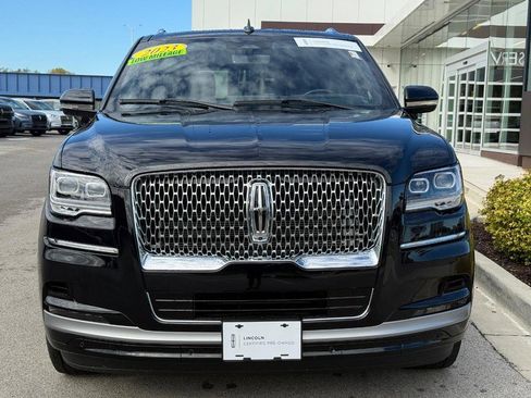 Certified 2023 Lincoln Navigator Reserve image 12