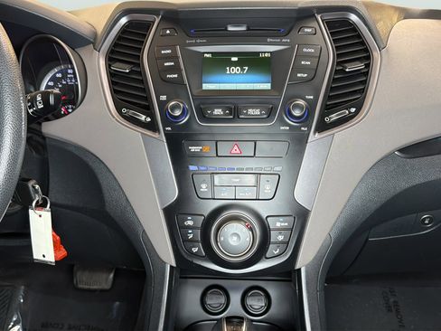 Used 2016 Hyundai Santa Fe SE AWD/4WD image 16