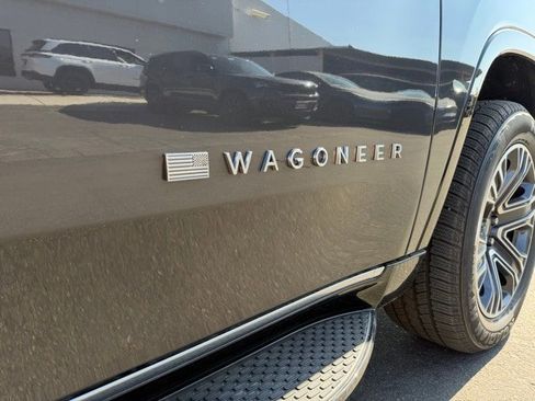 New 2025 Jeep Wagoneer 4WD w/ HD Trailer Tow Package image 10