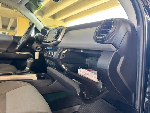 Used 2022 Toyota Tacoma SR5 RWD image 28