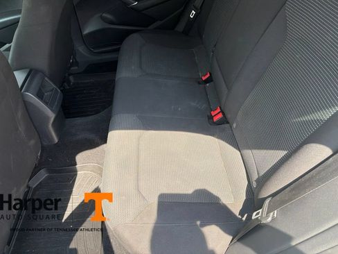 Used 2018 Volkswagen Passat 2.0T S w/ Driver Assistance Package FWD image 9