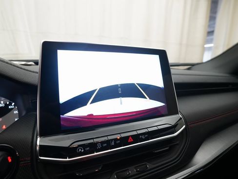 Used 2024 Jeep Compass Trailhawk w/ Trailhawk Convenience Group image 19