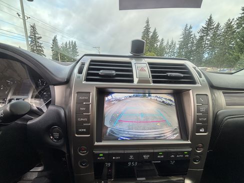 Used 2019 Lexus GX 460 image 23