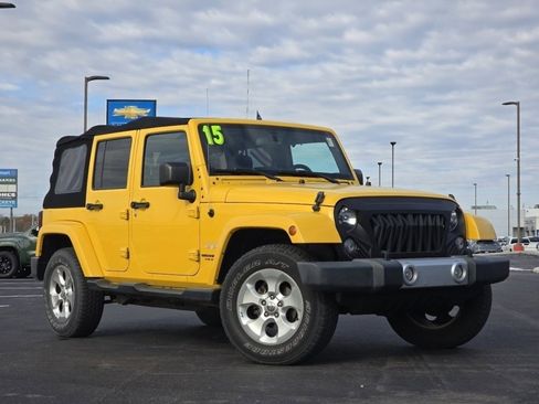 Used 2015 Jeep Wrangler Unlimited Sahara w/ Max Tow Package image 2