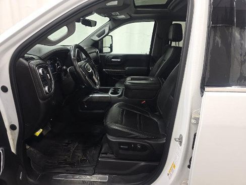 Used 2022 GMC Sierra 2500 Denali w/ Denali Ultimate Package AWD/4WD image 8