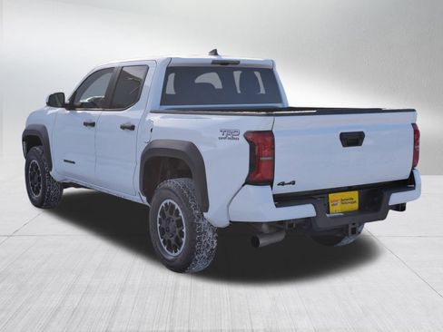 Used 2024 Toyota Tacoma TRD Off-Road image 5