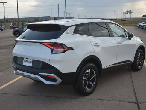 Used 2023 Kia Sportage LX AWD/4WD image 5