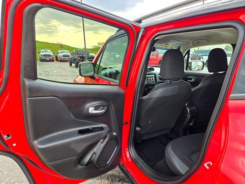 Used 2023 Jeep Renegade Trailhawk AWD/4WD image 26