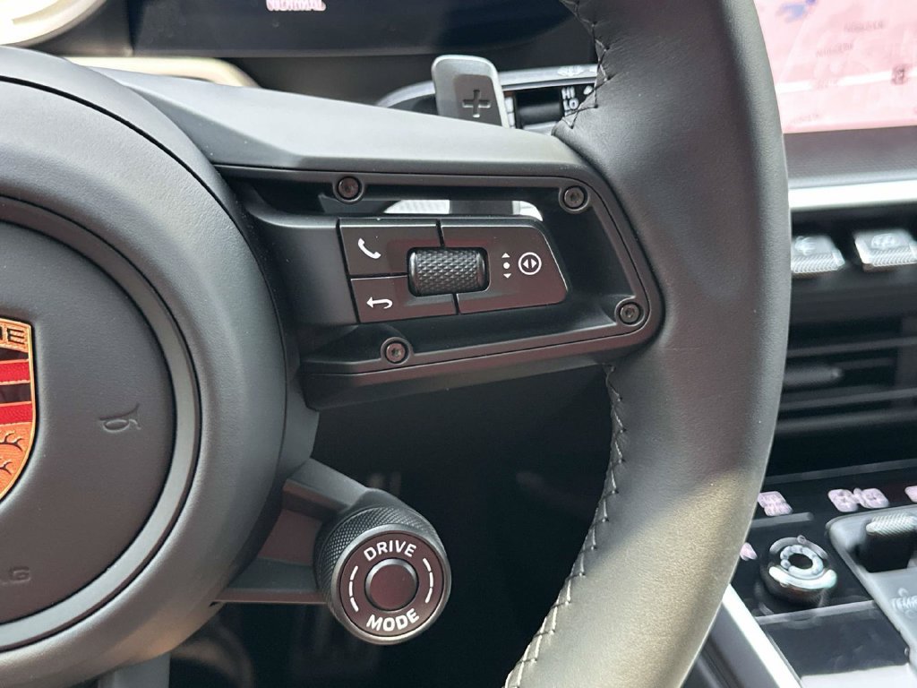 Certified 2025 Porsche 911 Turbo AWD/4WD image 21