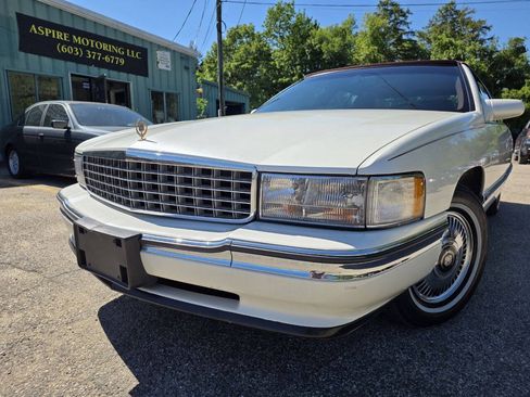 Used 1995 Cadillac De Ville Sedan FWD image 2