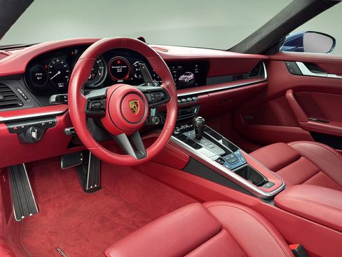 Used 2022 Porsche 911 Carrera RWD image 44