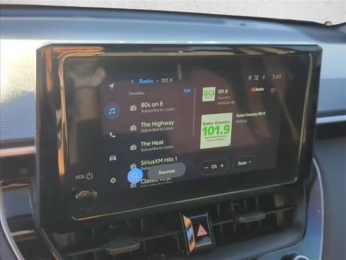 Used 2025 Toyota Corolla Cross AWD Hybrid image 17