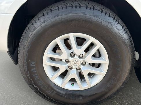 Used 2021 Nissan Frontier SV w/ SV Utility Package AWD/4WD image 10
