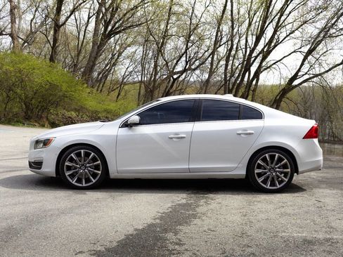 Used 2015 Volvo S60 T6 Platinum FWD image 11
