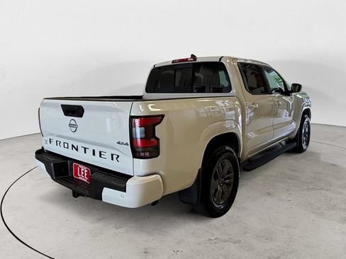 Certified 2025 Nissan Frontier SV w/ SV Convenience Package AWD/4WD image 5