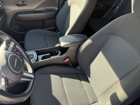 Used 2025 Hyundai Kona SEL image 36