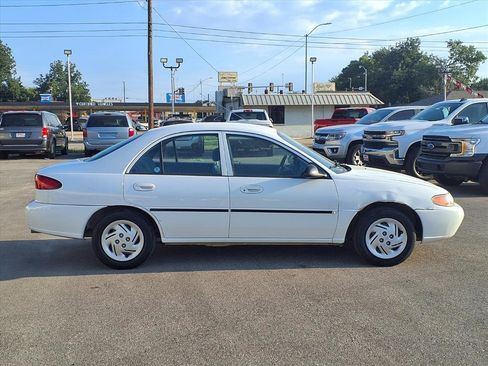 Used 1999 Ford Escort LX image 2