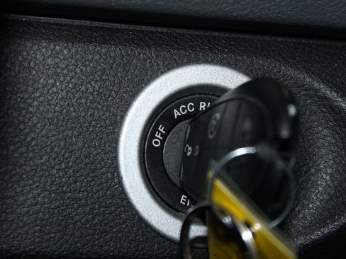 Used 2019 RAM 1500 Express w/ Express Value Package image 25