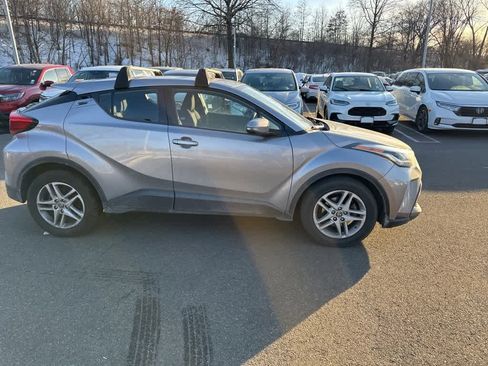 Used 2020 Toyota C-HR LE image 8