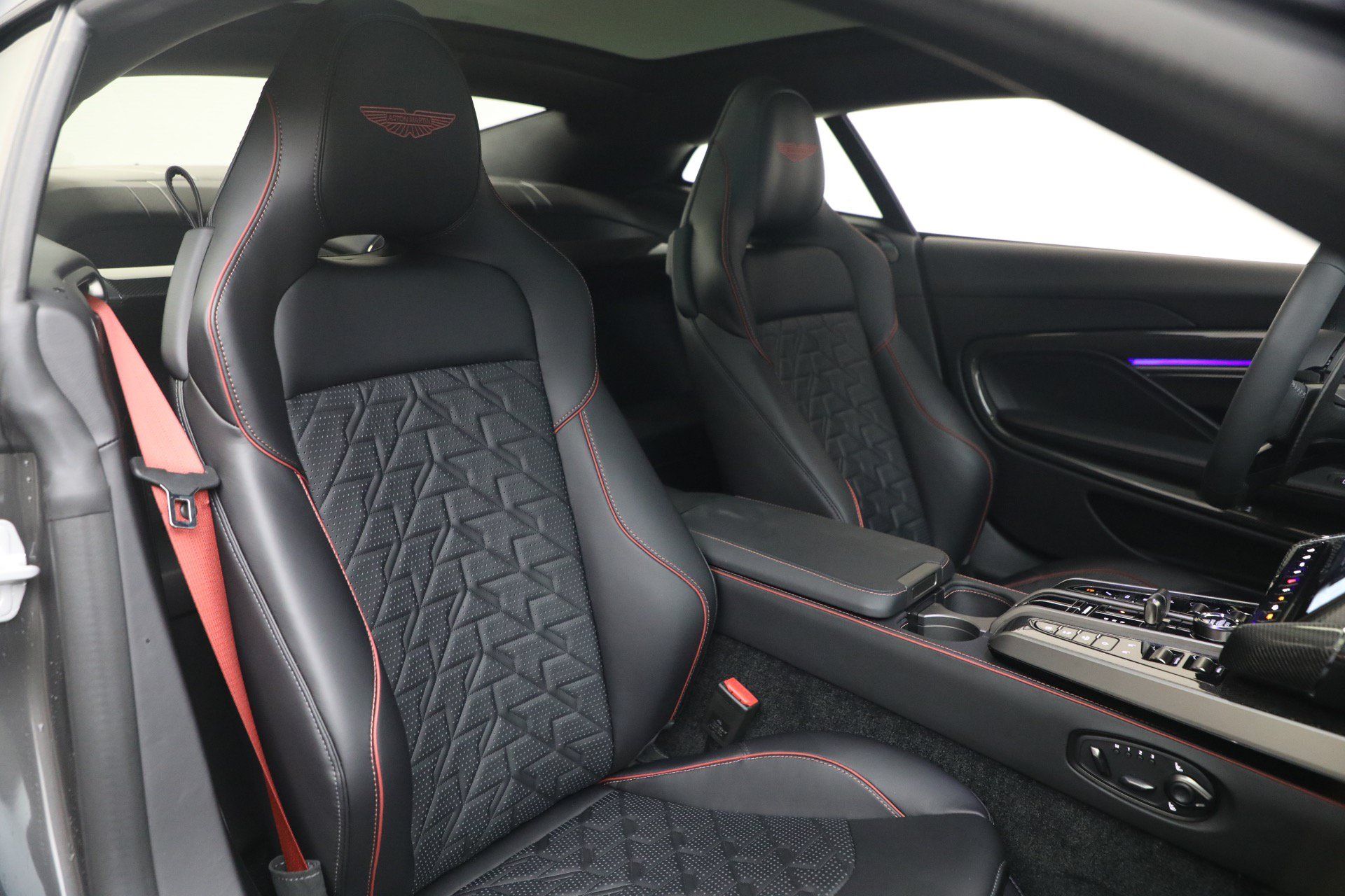 Used 2026 Aston Martin Vanquish RWD image 19