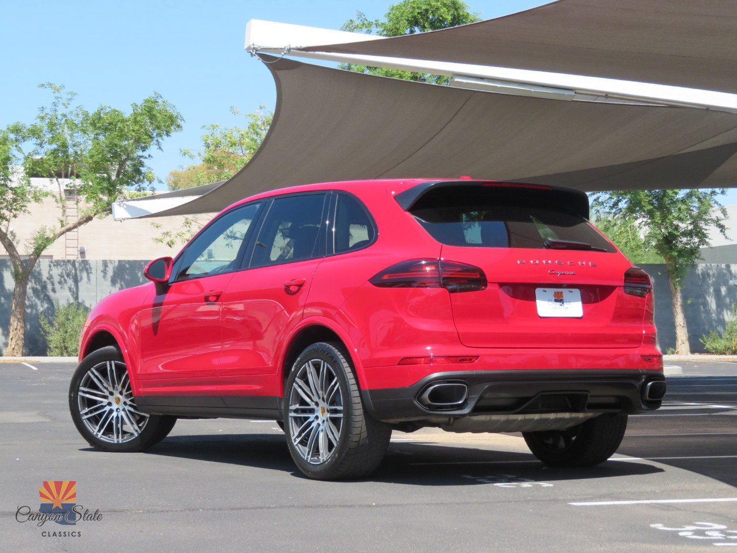 Used 2016 Porsche Cayenne w/ Premium Package AWD/4WD image 4