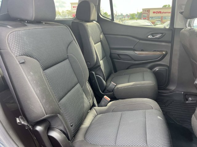 Used 2023 GMC Acadia SLE FWD image 22