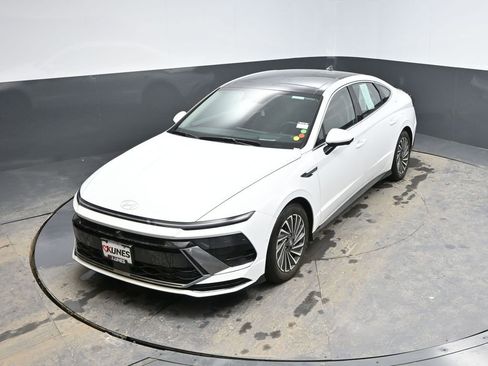 Used 2024 Hyundai Sonata Limited image 25