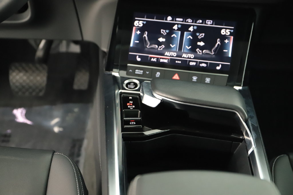 Certified 2024 Audi Q8 e-tron Premium AWD/4WD image 20