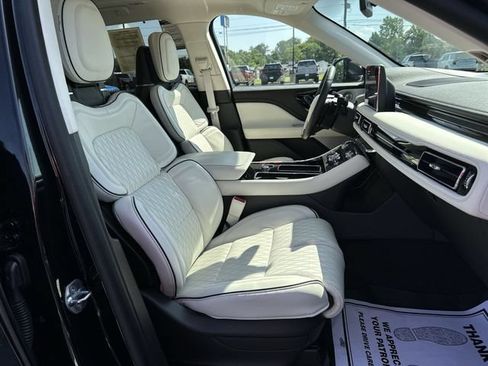 Used 2024 Lincoln Aviator Black Label AWD/4WD image 32