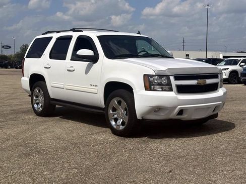 Used 2013 Chevrolet Tahoe LT w/ Luxury Package AWD/4WD image 6