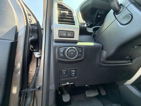 Used 2018 Ford F250 Lariat w/ Lariat Ultimate Package AWD/4WD image 9