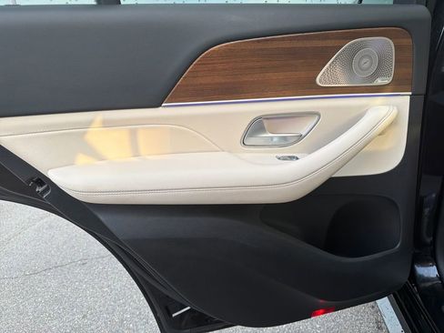 Used 2024 Mercedes-Benz GLE 350 4MATIC image 31