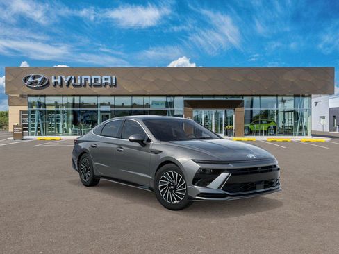 New 2026 Hyundai Sonata Limited FWD image 2
