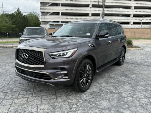 Certified 2024 INFINITI QX80 Sensory image 3