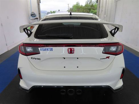 Used 2023 Honda Civic Type R image 11