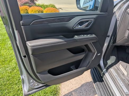 Used 2024 Chevrolet Suburban LT w/ LT Signature Package AWD/4WD image 24