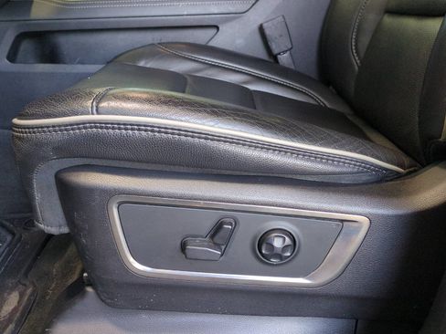 Used 2019 RAM 1500 Limited w/ Advanced Safety Group AWD/4WD image 12