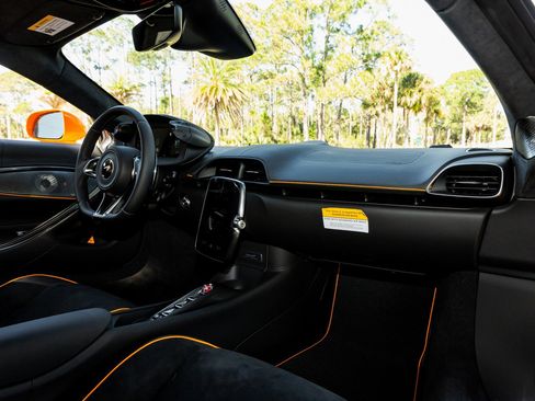 Used 2024 McLaren Artura RWD image 67