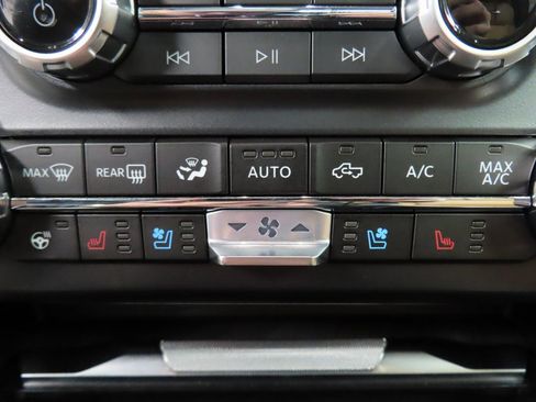 Used 2024 Ford F250 Platinum image 73