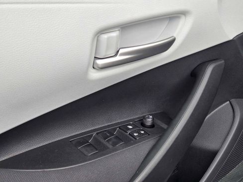 Used 2026 Toyota Corolla SE image 18