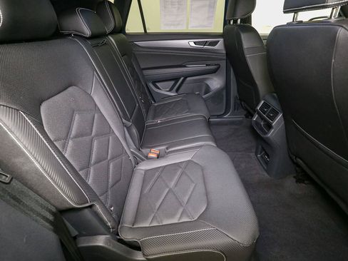 Certified 2025 Volkswagen Atlas Cross Sport SE AWD/4WD image 24