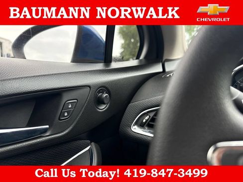 Used 2017 Chevrolet Cruze LT w/ Convenience Package FWD image 46