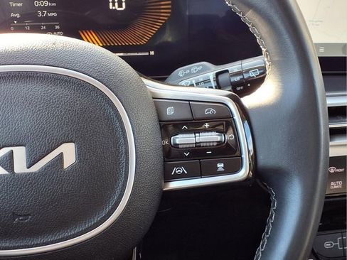 Used 2024 Kia Sorento S image 18