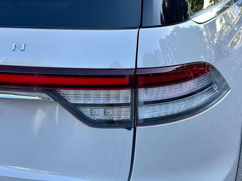 Used 2022 Lincoln Aviator Reserve w/ Elements Package Plus image 34