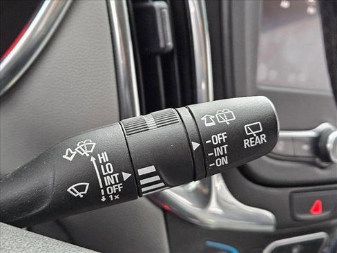 Used 2020 Chevrolet Equinox LS w/ LS Convenience Package image 17